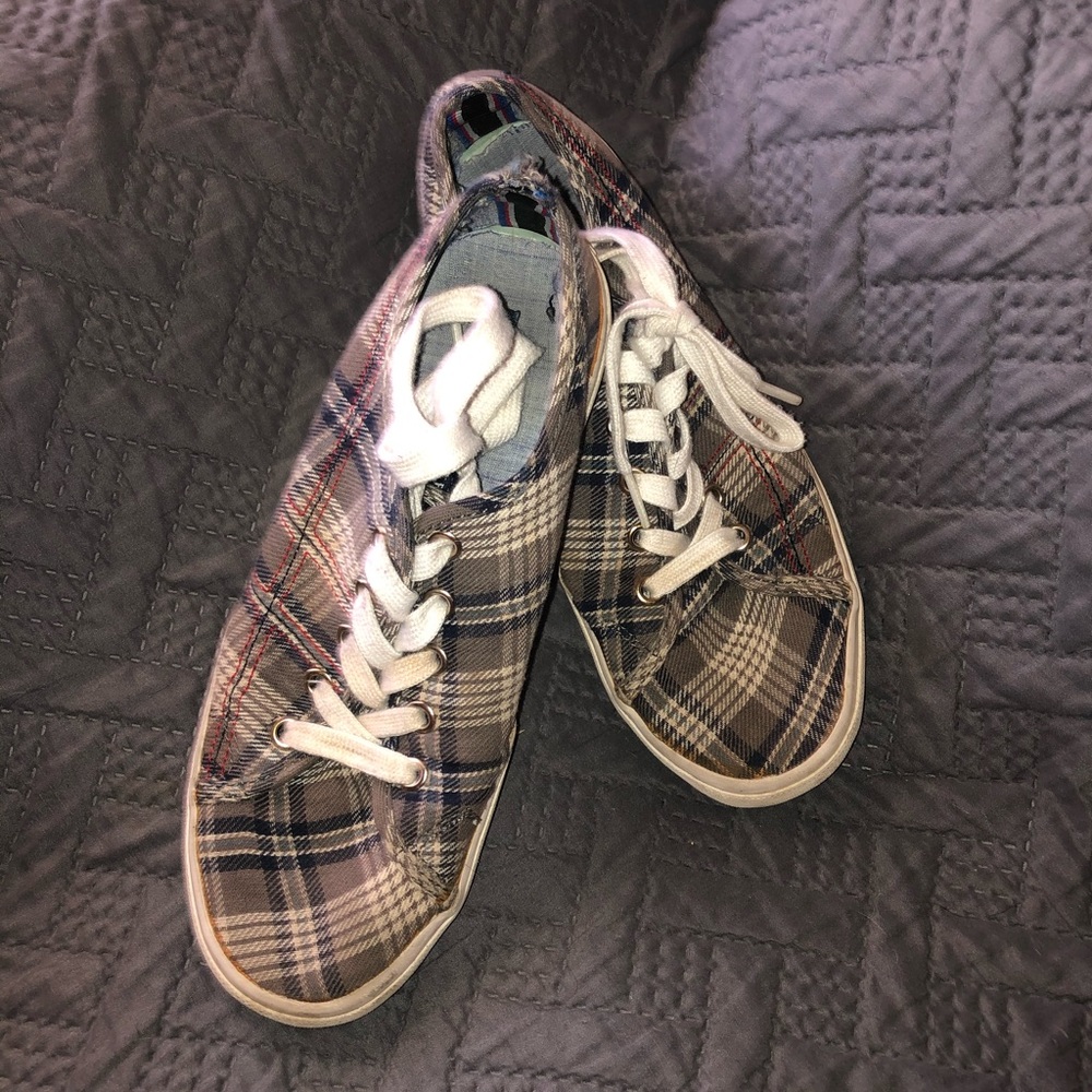 Tommy Hilfiger sneakers, size 7